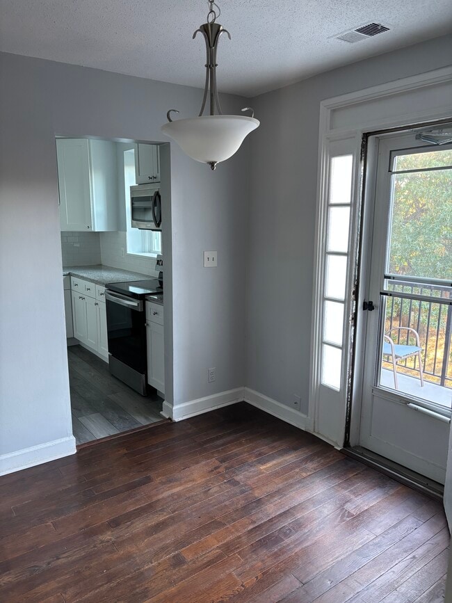 Building Photo - 2876 S Abingdon St