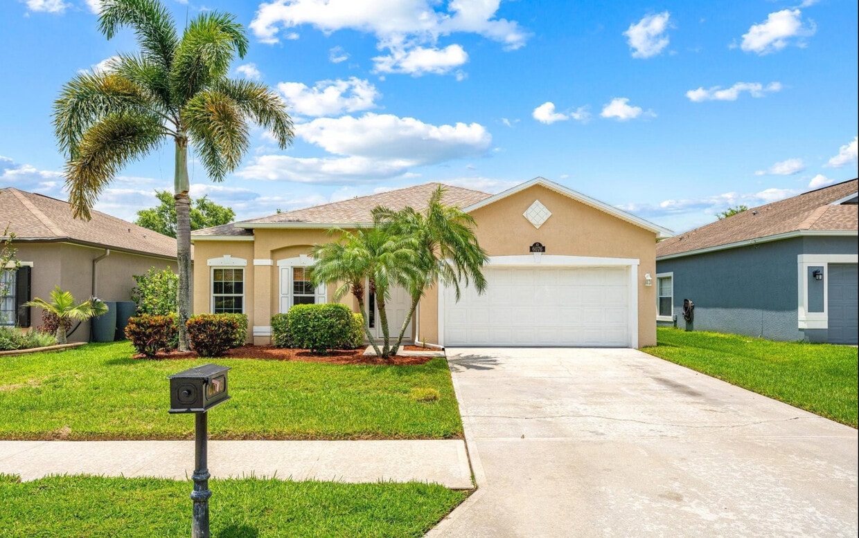 Primary Photo - 6076 Indigo Crossing Dr