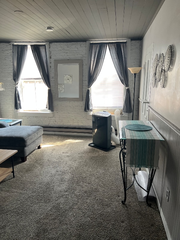 Building Photo - 7 Lake St