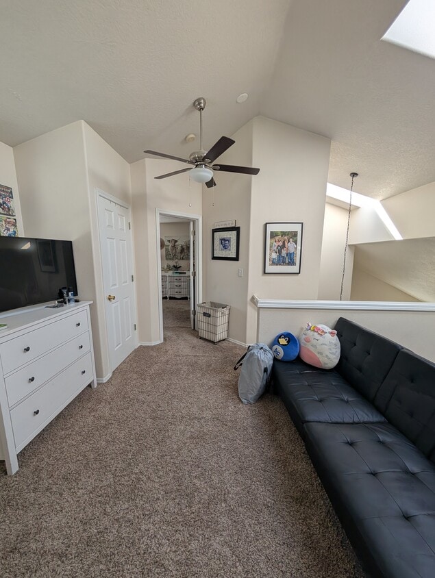Carpet has been replaced with vinyl plank flooring throughout. More photos to come! - 6925 / 6927 Ridgetop Dr NE