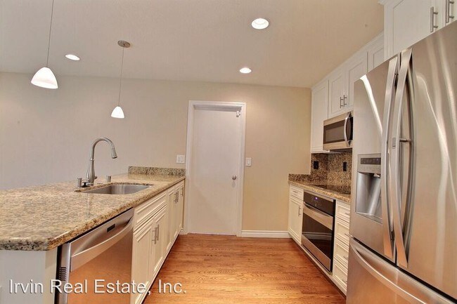 Building Photo - 2121 Shasta Dr
