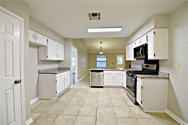 Building Photo - 8322 Glen Canyon Dr
