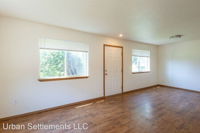 Foto del edificio - 4 br, 2 bath House - 308 4th Street