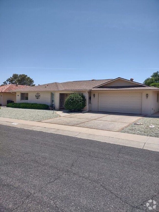 Building Photo - 17838 N Country Club Dr