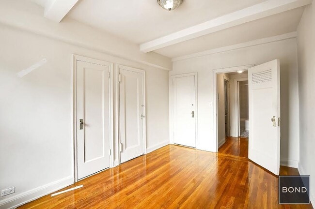 Building Photo - 301 E 38th St