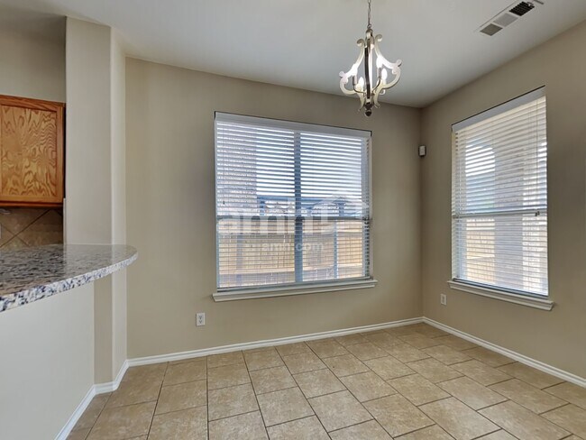 Building Photo - 2020 Shady Glen Trl