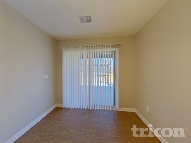 Foto del edificio - 29 Mendham Ln