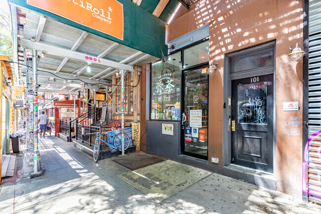 Entrance - 101 Macdougal St