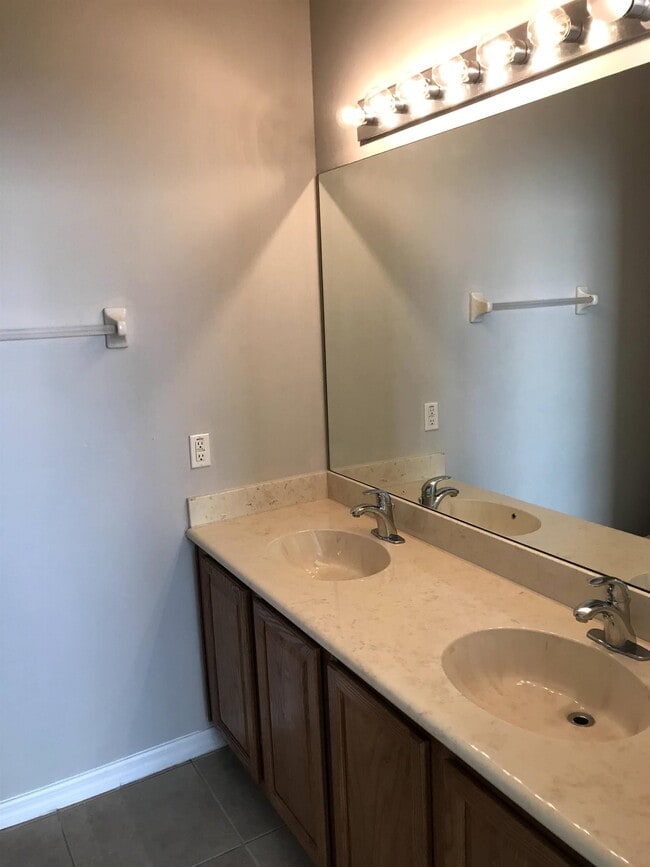 Building Photo - 3557 Sanctuary Dr