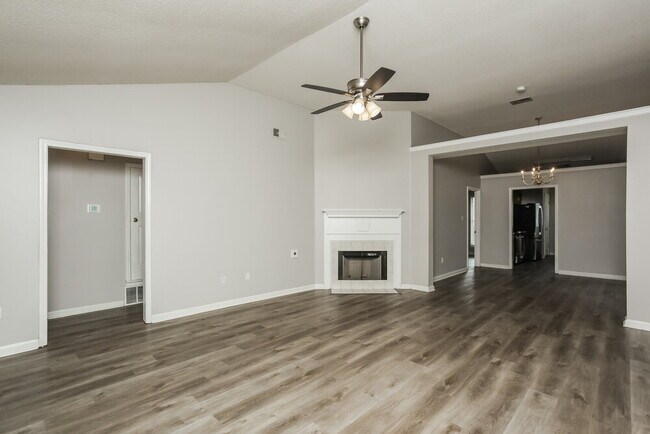 Building Photo - 923 Remington Cove