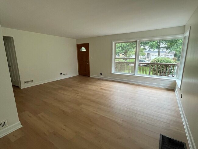 Foto del edificio - 127 S Forest Ave