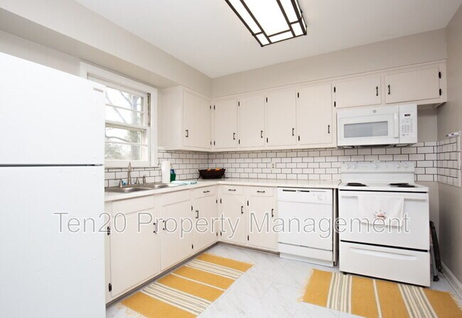 Foto del edificio - 4264 Yates Dr
