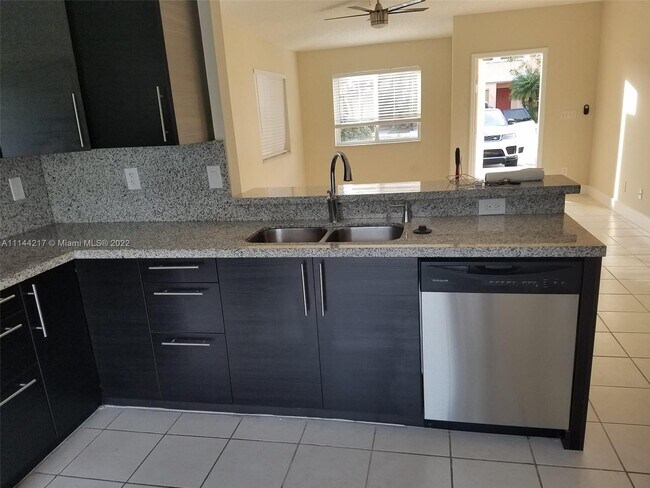 Foto del edificio - 611 NW 208th Cir