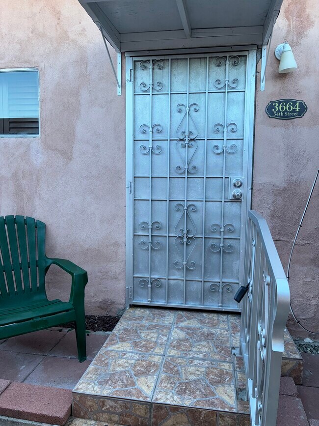 Foto del edificio - 3664 W 54th St