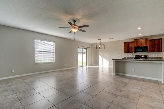 Foto del edificio - 9648 Sage Creek Dr