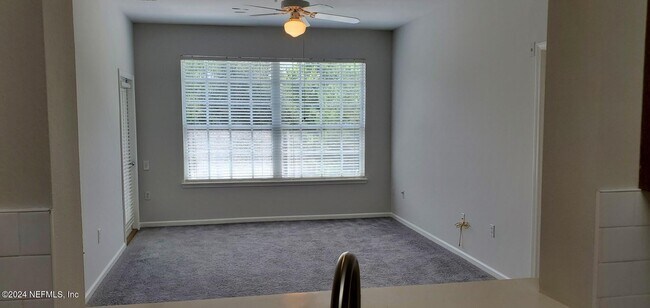 Foto del edificio - 10550 Baymeadows Rd