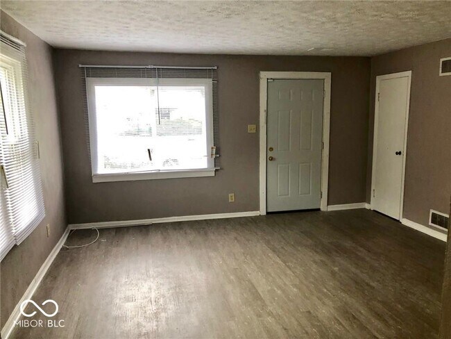 Foto del edificio - 1502 W 23rd St
