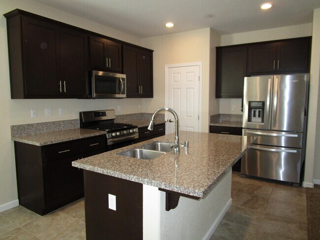 Building Photo - 1277 Greenbrier Dr