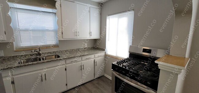 Building Photo - 538 Mayfair Blvd
