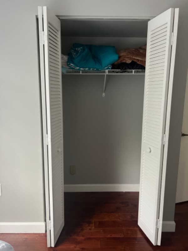 Building Photo - 178 SE Village Dr