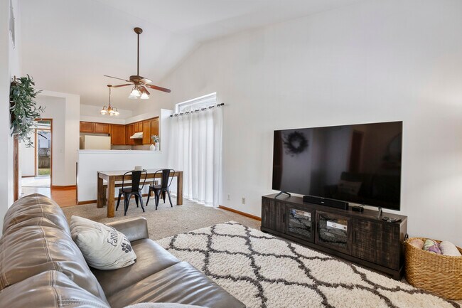 Building Photo - 14153 S Napa Cir