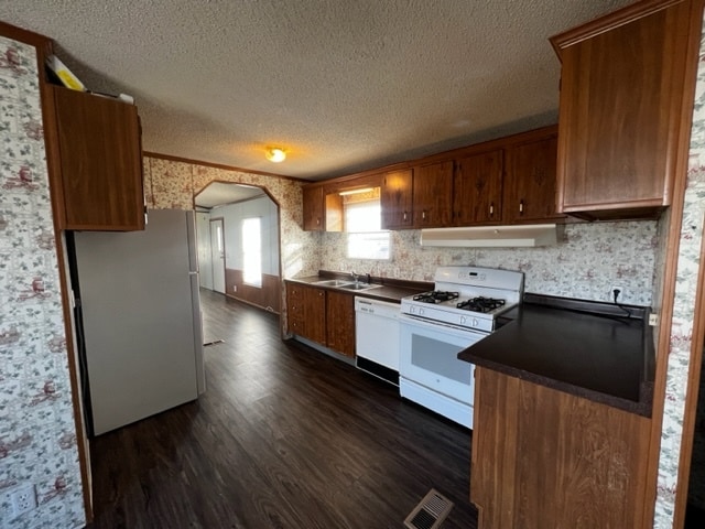 Building Photo - 808 Apple Ave