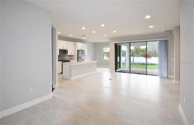 Foto del edificio - 11179 Lemon Lake Blvd