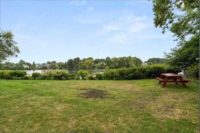 Foto del edificio - 34 Hamilton Rd