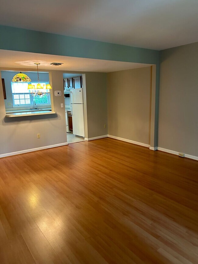 Foto del edificio - 2 bedroom 1.5 bath townhouse