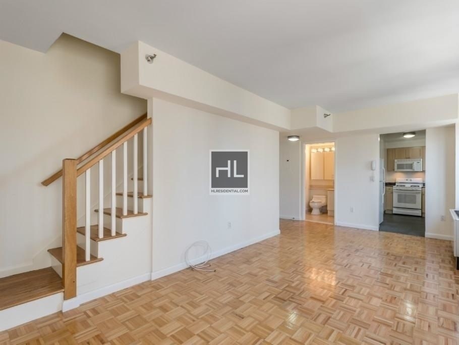 Primary Photo - Spacious Duplex 1BR/1.5BA – 890 SF!! - NO FEE