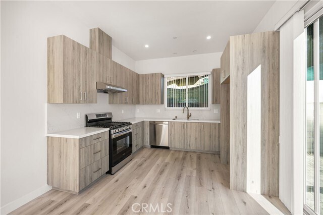 Foto del edificio - 9684 Stonehurst Ave
