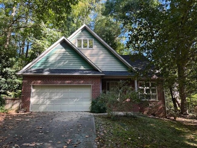 Building Photo - 314 King George Loop