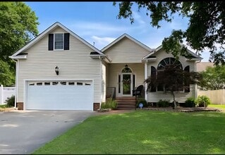Building Photo - 101 White Oak Dr