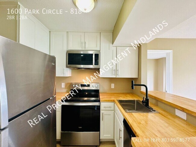 Foto del edificio - 1600 Park Cir