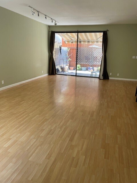 Living Room - 1000 Fairview Ave