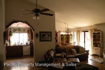 Building Photo - 4 br, 2 bath House - 3613 Laredo St.