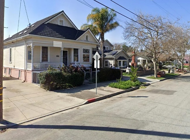 Building Photo - 1033 S 8th St