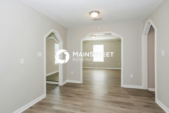 Foto del edificio - 4 Bedroom Pet-Friendly Home in Houston, TX with Main Street Renewal