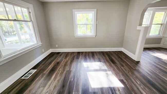 Foto del edificio - Move in ready!