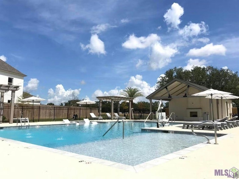 Building Photo - 13420 Belle Prairie Dr