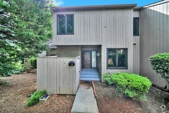 Building Photo - 58 Ridgeport Rd