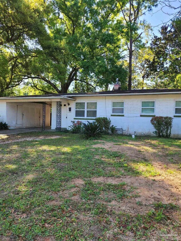 Primary Photo - 903 E Montclair Rd