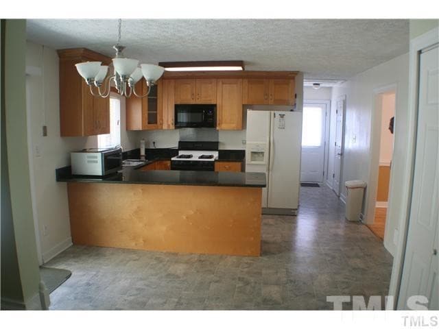 Building Photo - 105 Trinity Woods Dr