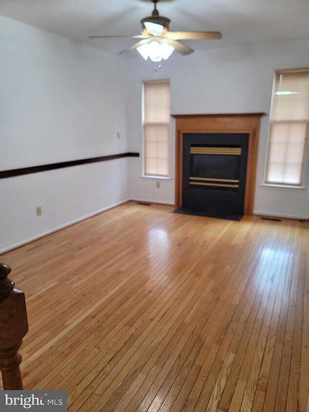 Primary Photo - 156 Green Valley Cir