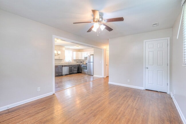 Foto del edificio - 3104 Greggwood Dr