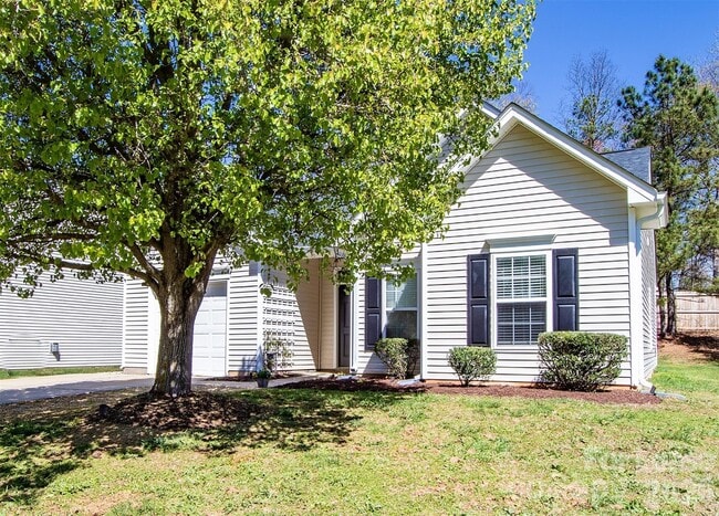 Foto del edificio - 4018 Far West Dr