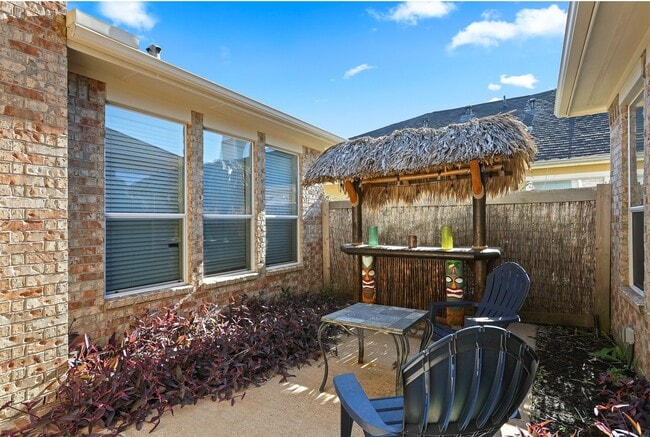 Building Photo - 5026 Gulf Stream Ln