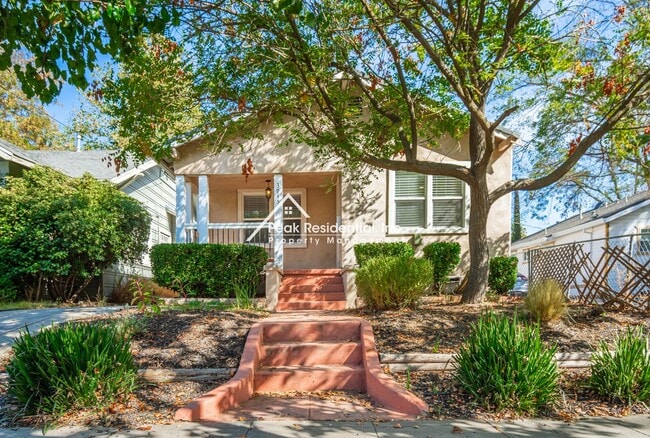 Building Photo - Updated 3bd/2ba Home near UCD Med Center!