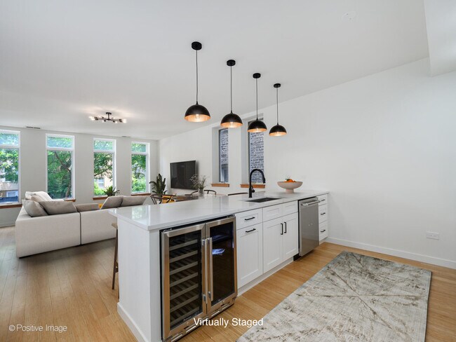 Foto del edificio - 842 N Wolcott Ave