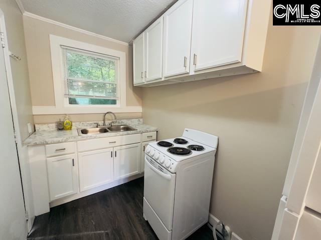 Building Photo - 3800 Fern Ave